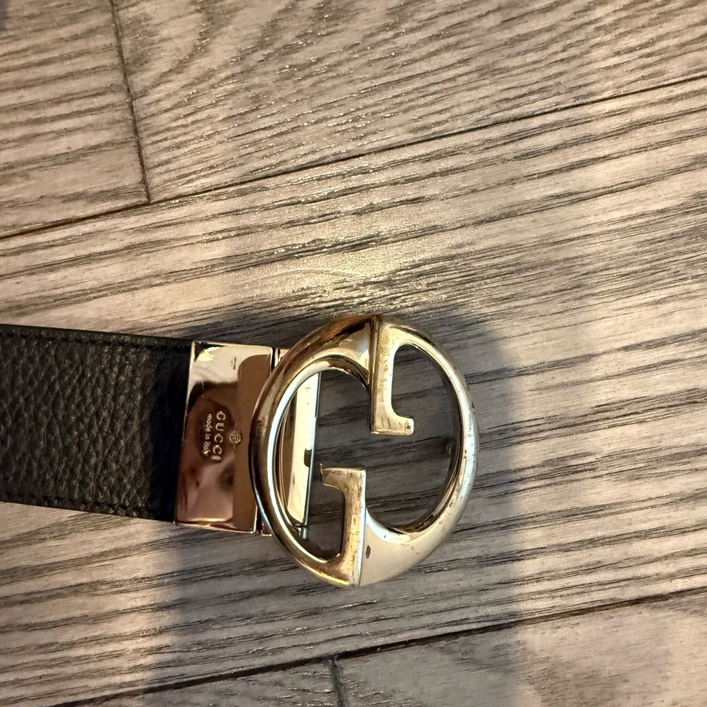 Gucci Reversible Black and Pink Leather Belt with Gold Buckle